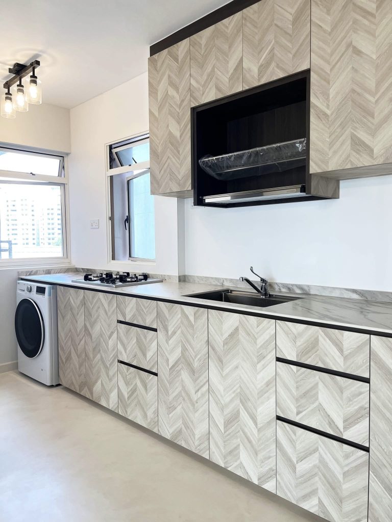 Direct carpentry for kitchen cabinet