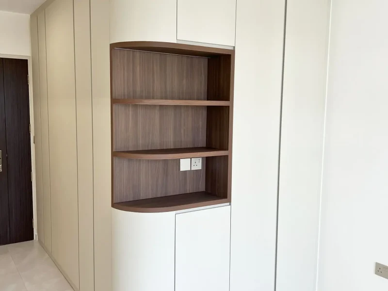 Curved cabinet by direct carpentry