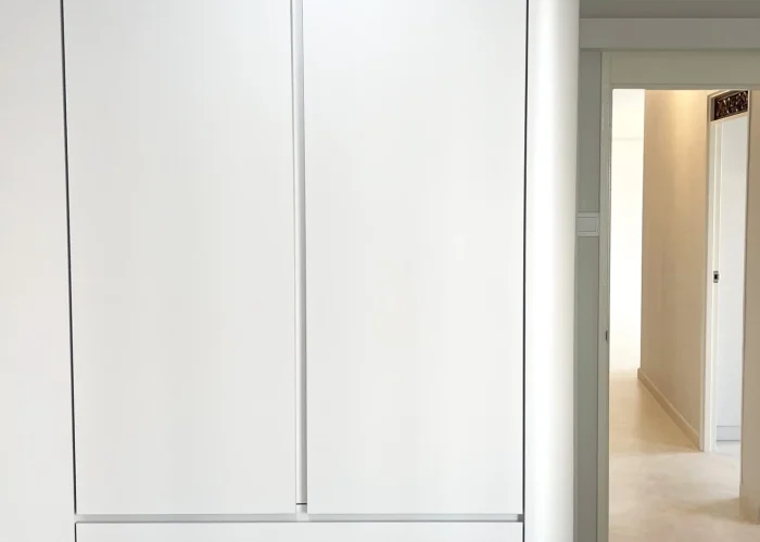 cabinet with anti fingerprint finishing
